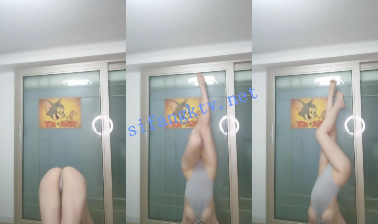 ⚡网红脸美女~蜜桃臀尤物~ 甜甜酱 倒立撒尿流到头发上~ 图 13