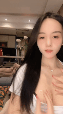 顶级绿播女神下海 绵绵m 秒杀各路网红逆天颜值绝世美乳 图 01
