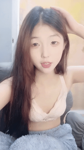 ⚫️超级萌的学生妹! 04年的妹妹 热门裸舞,超级性感! 图 01