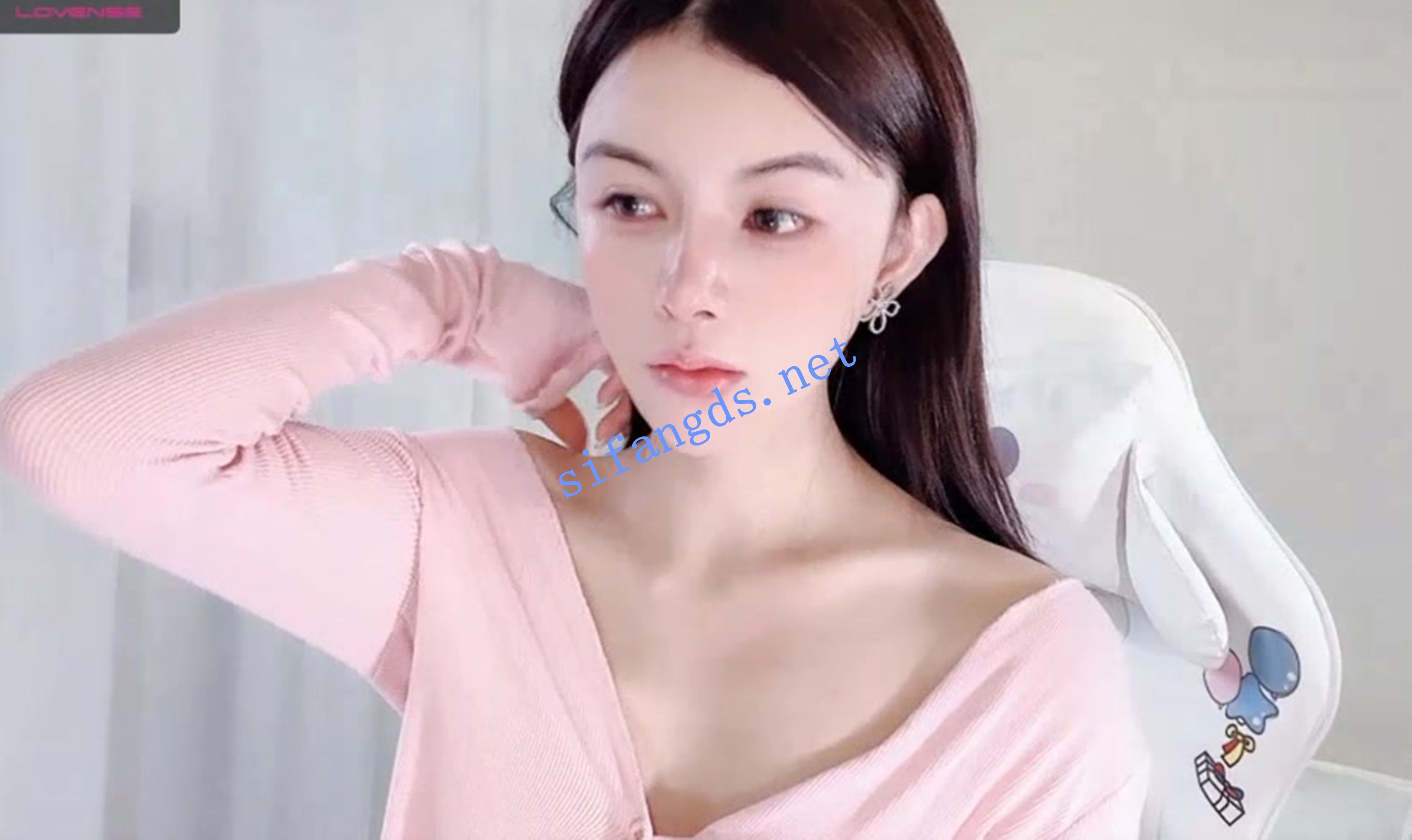 灬超级女神~ lvy-w 顶级身材完美尤物~激情裸舞~道具扛塞! 图 02