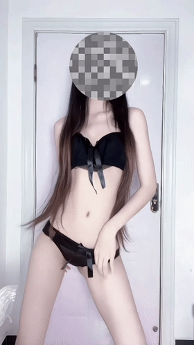 快手骚骚主播 小郑历险记 内衣定制福利骚舞 顶顶BB摇 图 05