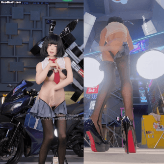 【B站 Yiko湿润兔 咬一口兔娘】10月作品 赛博逆JK 双视角骚舞【87P3V】【1.07G】