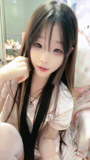 撸管推荐!颜值天花板校花~ 幼七 道具自慰!淫水喷不停~ 图 01