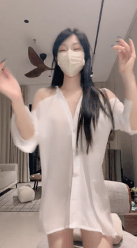 ♆ 灵羽合 鹅美美!绿播女神~抖音裸舞~阳台露出~道具喷水! 图 03