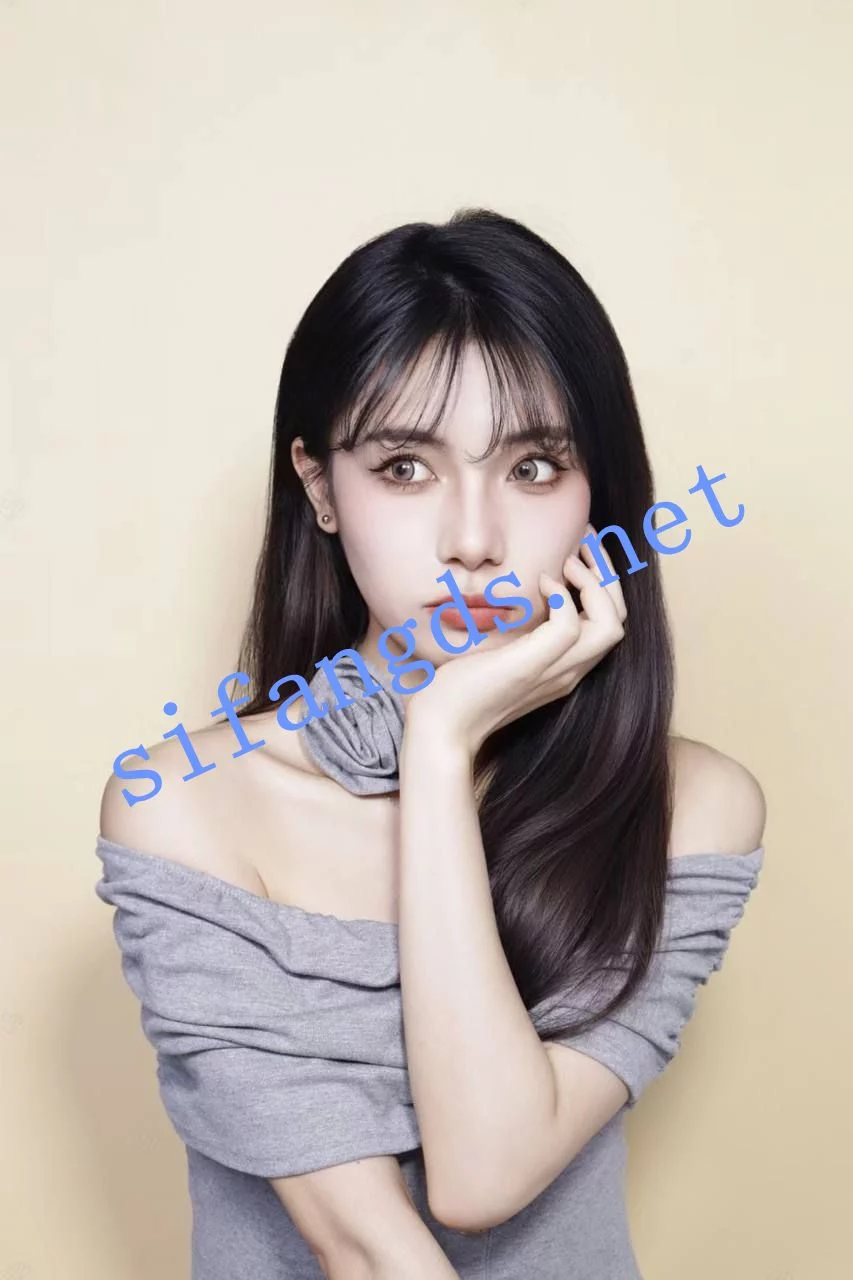 ✅ 极品厕拍 商场卫生间偷拍花店老板娘尿尿 附艺术照 图 03