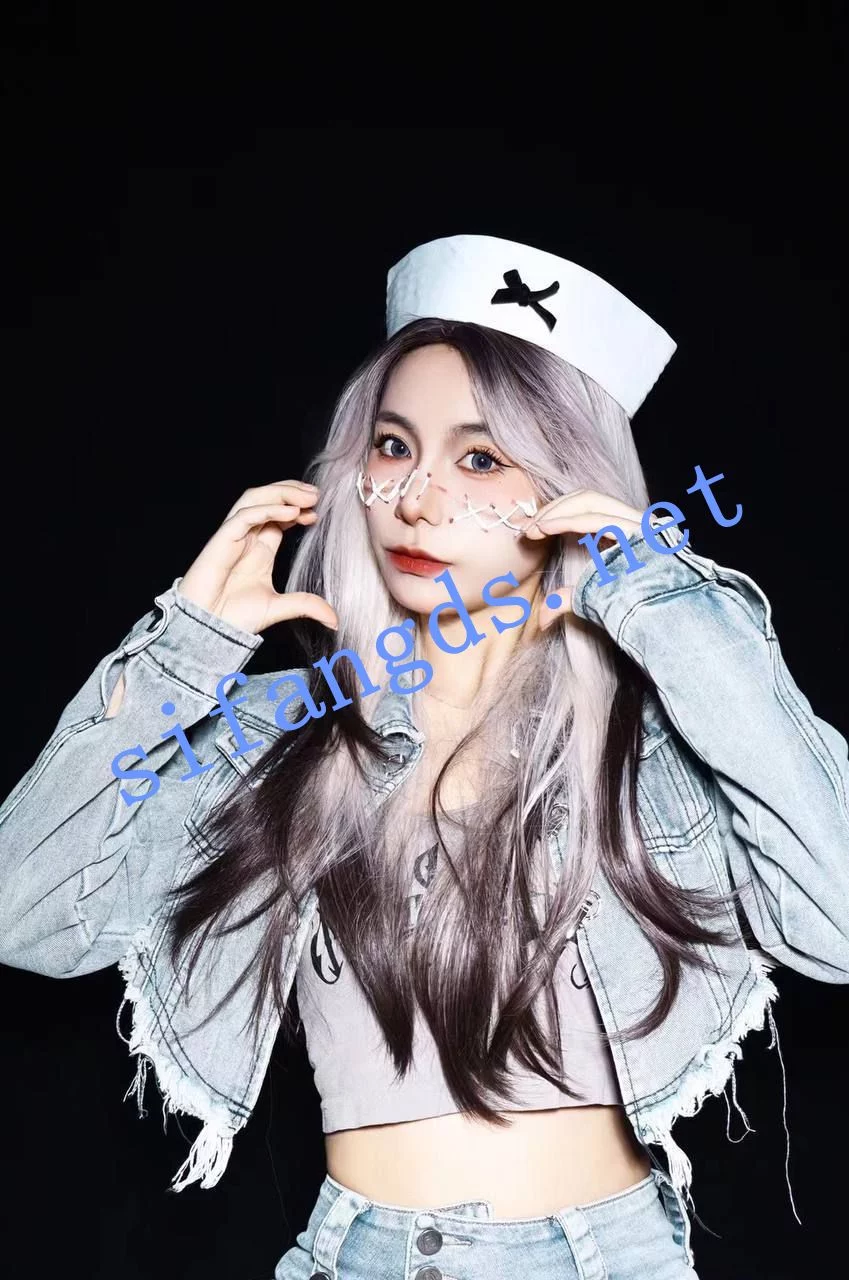 ✅ 极品厕拍 商场卫生间偷拍花店老板娘尿尿 附艺术照 图 06