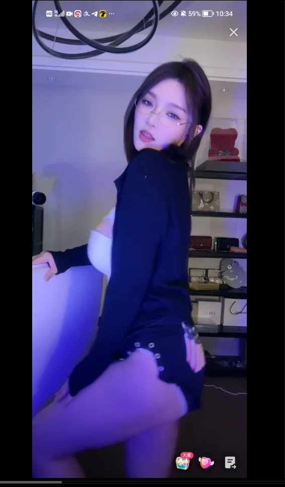 快手巨乳 林露露 百万粉丝私密房直播热舞抖奶抖臀福利 图 11
