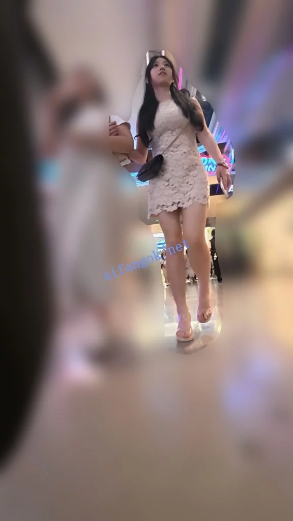 『D·D』-247-白镂空短裙美艳女郎,透明高跟,半透明白内 图 02