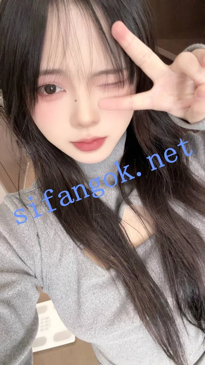 杭州06年童颜巨乳嫩妹 小只 与金主性爱福利 图 01