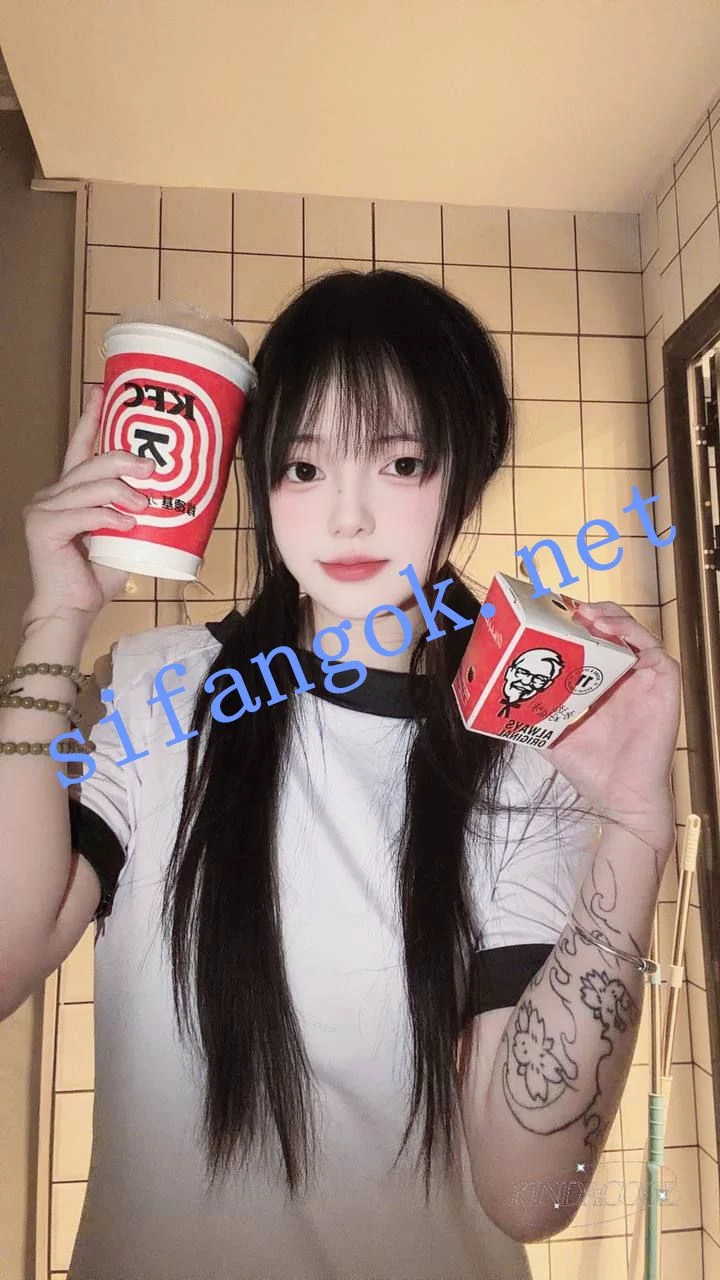 杭州06年童颜巨乳嫩妹 小只 与金主性爱福利 图 02