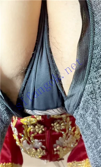 抖音眼镜御姐 白玉花 制服丝袜写真系列 无内丝自慰器合集 图 11
