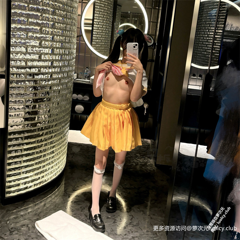 小月喵@qqcattt1 – [福利订阅] 双马尾白虎萝莉极品福利姬 [298PnV-1.40G]